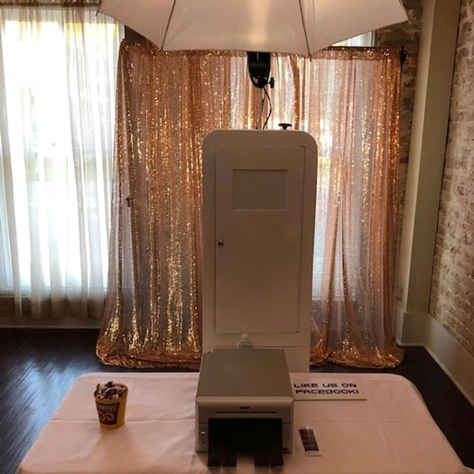 Platinum package photo booth rental for Arabi LA weddings and larger celebrations in 70032